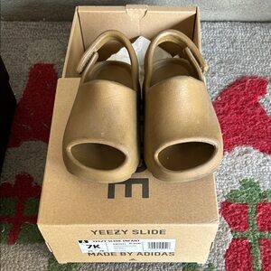 Adidas Yeezy Slide Infant Sandals in Tan